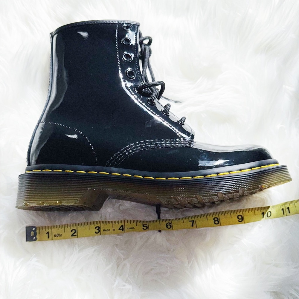 Dr. Martens Black Patent Leather Lace-Up Boots Size 7 - Picture 9 of 10